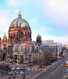 APOPSEIS&KRISEIS - full-tourists-enjoy-visiting-berlin-cathedral-berliner-dome-daytime-berlin-germany.jpg